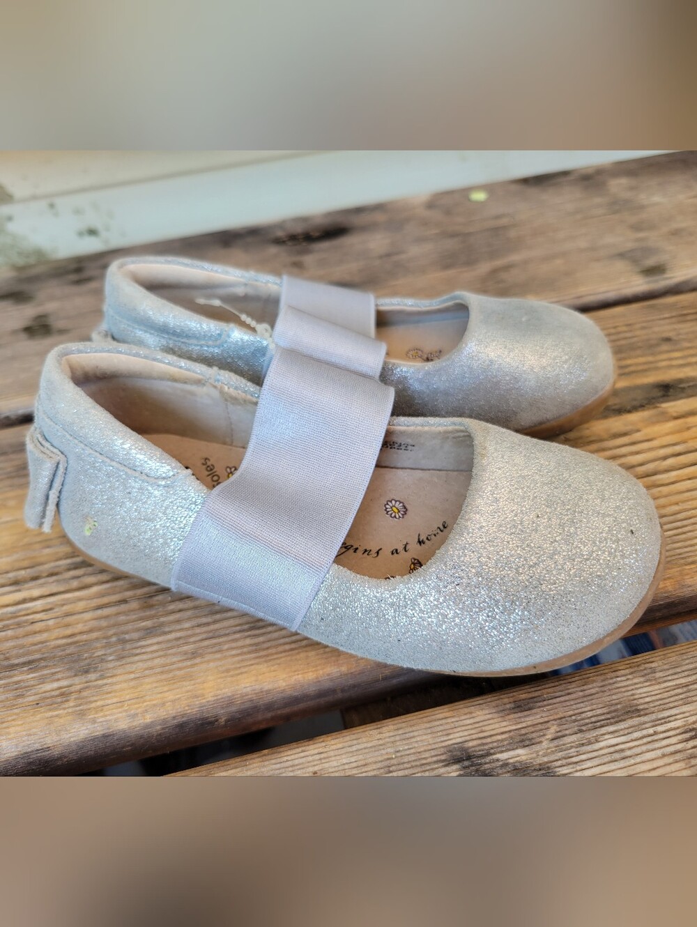 LIVIE AND LUCA (ARIA) SZ 8C GUC METALLIC SILVER ballet Shoes flats elastic strap